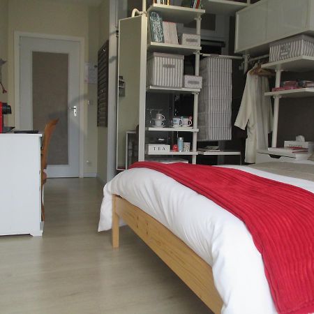B&B La Chambre Du Ropieur Mons Exterior photo